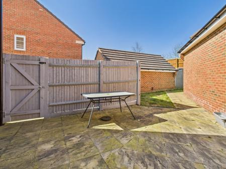 3 bedroom Detached house for sale in Tubb Way, Marnel Park, Basingstoke, RG24