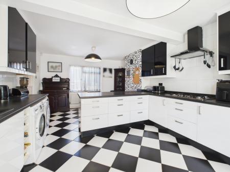 3 bedroom Semi-detached house for sale in Warton Road, South View, Basingstoke, RG21