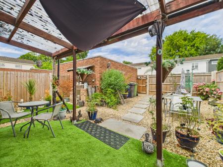 3 bedroom House for sale in Warwick Road, Basingstoke, RG23