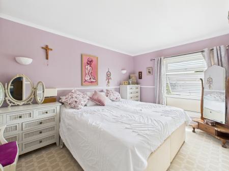 3 bedroom House for sale in Warwick Road, Basingstoke, RG23