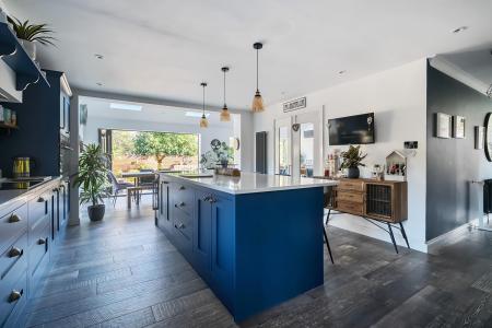 5 bedroom Detached house for sale in Western Way, Basingstoke, RG22