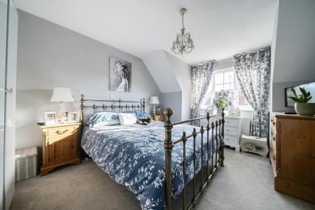 5 bedroom Detached house for sale in Western Way, Basingstoke, RG22