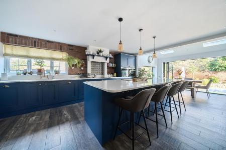 5 bedroom Detached house for sale in Western Way, Basingstoke, RG22