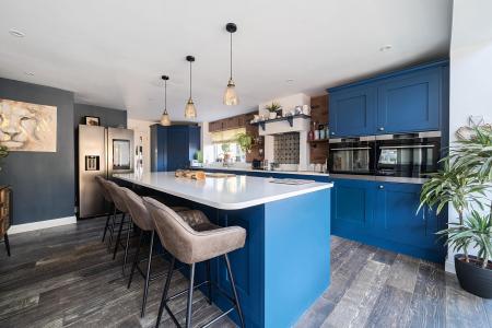 5 bedroom Detached house for sale in Western Way, Basingstoke, RG22