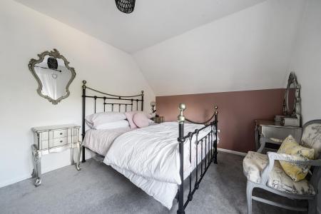 5 bedroom Detached house for sale in Western Way, Basingstoke, RG22