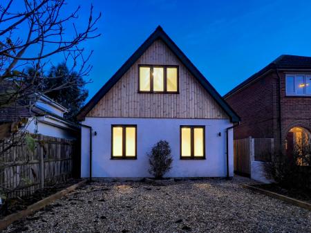 4 bedroom Detached house for sale in Winchester Road, Basingstoke, RG21