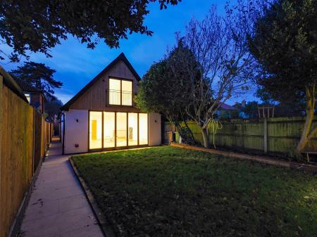 4 bedroom Detached house for sale in Winchester Road, Basingstoke, RG21