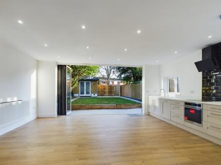 4 bedroom Detached house for sale in Winchester Road, Basingstoke, RG21