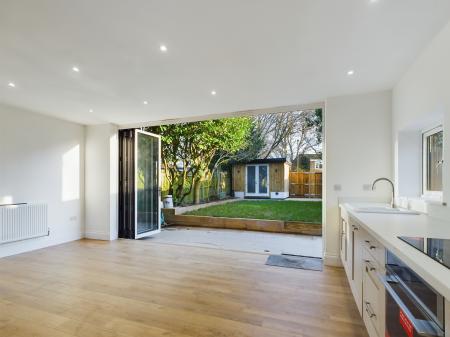 4 bedroom Detached house for sale in Winchester Road, Basingstoke, RG21