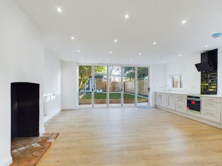 4 bedroom Detached house for sale in Winchester Road, Basingstoke, RG21