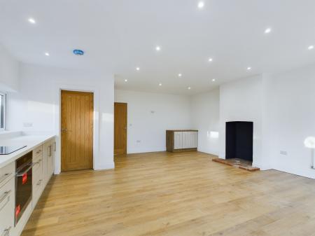 4 bedroom Detached house for sale in Winchester Road, Basingstoke, RG21