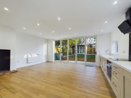 4 bedroom Detached house for sale in Winchester Road, Basingstoke, RG21