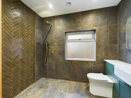 4 bedroom Detached house for sale in Winchester Road, Basingstoke, RG21