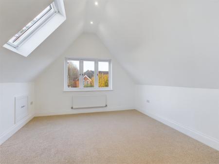 4 bedroom Detached house for sale in Winchester Road, Basingstoke, RG21