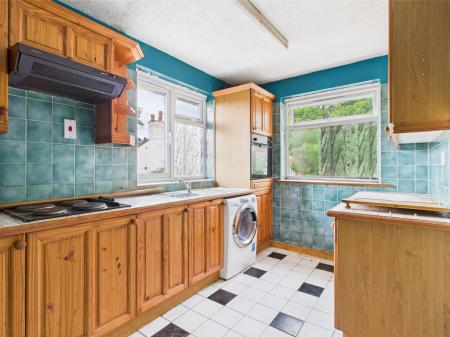 2 bedroom Maisonette for sale in Winchester Road, Kings Furlong, Basingstoke, RG21