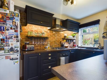 2 bedroom Terraced House for sale in Winchester Road, Basingstoke, RG21