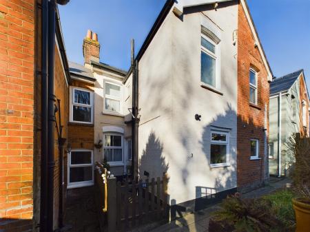 2 bedroom Terraced House for sale in Winchester Road, Basingstoke, RG21