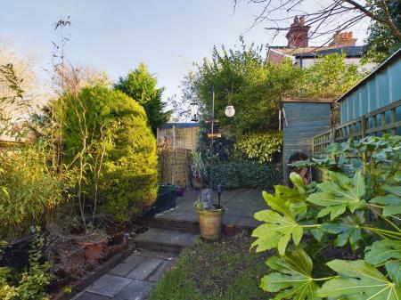 2 bedroom Terraced House for sale in Winchester Road, Basingstoke, RG21