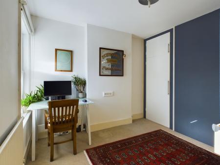 2 bedroom Terraced House for sale in Winchester Road, Basingstoke, RG21