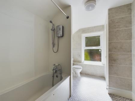 2 bedroom Terraced House for sale in Winchester Road, Basingstoke, RG21