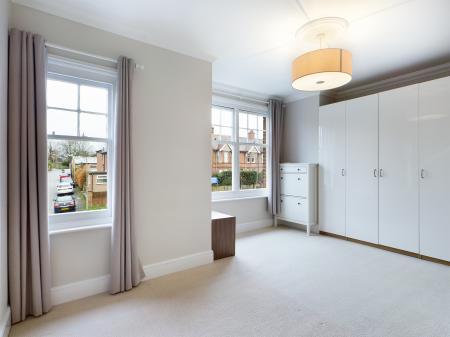 5 bedroom Semi-detached house for sale in Worting Road, Basingstoke, RG21