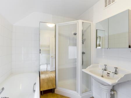 5 bedroom Semi-detached house for sale in Worting Road, Basingstoke, RG21