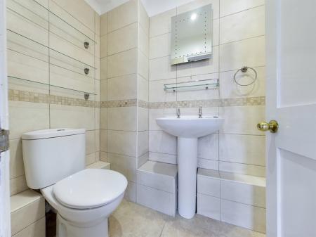 5 bedroom Semi-detached house for sale in Worting Road, Basingstoke, RG21