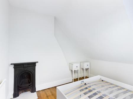 5 bedroom Semi-detached house for sale in Worting Road, Basingstoke, RG21