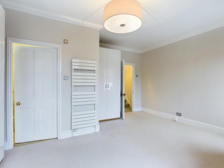 5 bedroom Semi-detached house for sale in Worting Road, Basingstoke, RG21