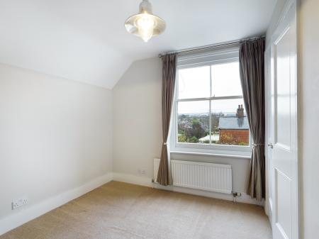 5 bedroom Semi-detached house for sale in Worting Road, Basingstoke, RG21