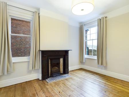 5 bedroom Semi-detached house for sale in Worting Road, Basingstoke, RG21