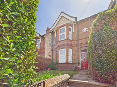 3 bedroom End of terrace house for sale in Worting Road, Basingstoke, RG21