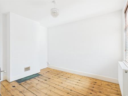 3 bedroom End of terrace house for sale in Worting Road, Basingstoke, RG21