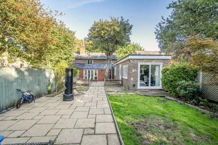 4 bedroom Semi-detached house for sale in Worting Road, Basingstoke, RG22