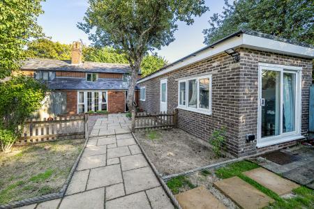 4 bedroom Semi-detached house for sale in Worting Road, Basingstoke, RG22