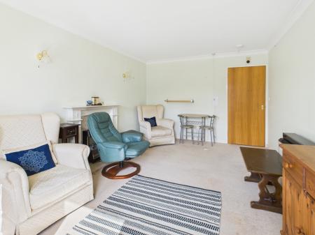 1 bedroom Retirement property for sale in Hillstead Court, Basingstoke, RG21