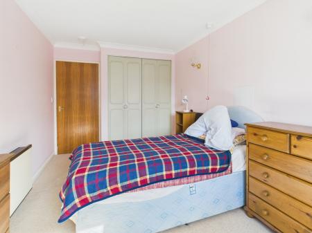 1 bedroom Retirement property for sale in Hillstead Court, Basingstoke, RG21