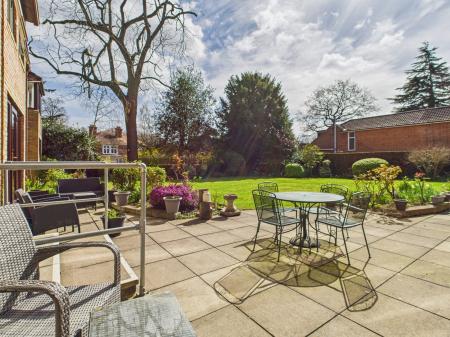 1 bedroom Retirement property for sale in Hillstead Court, Basingstoke, RG21