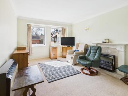 1 bedroom Retirement property for sale in Hillstead Court, Basingstoke, RG21