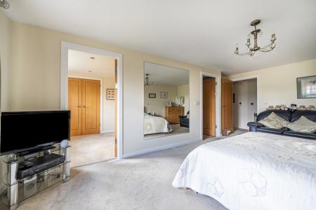 2 bedroom Apartment for sale in Shawford Road, Winchester, SO21