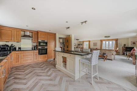 2 bedroom Apartment for sale in Shawford Road, Winchester, SO21