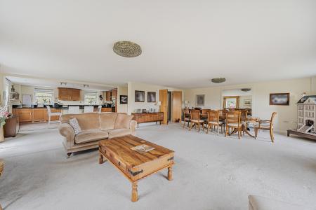 2 bedroom Apartment for sale in Shawford Road, Winchester, SO21