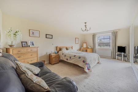 2 bedroom Apartment for sale in Shawford Road, Winchester, SO21