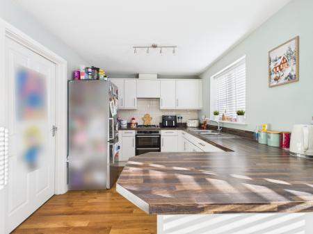 5 bedroom Detached house for sale in St Cross Road, Basingstoke, RG24