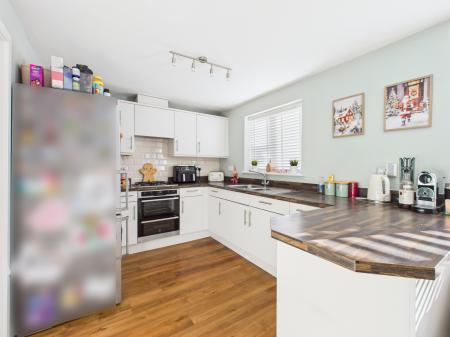 5 bedroom Detached house for sale in St Cross Road, Basingstoke, RG24