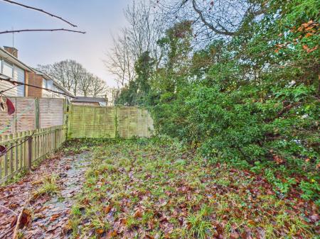 2 bedroom Flat for sale in White House Close, Basingstoke, RG22