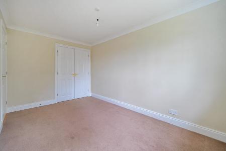 5 bedroom Detached house for sale in The Limes, Basingstoke, RG22