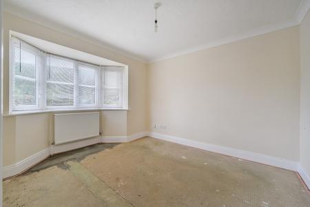 5 bedroom Detached house for sale in The Limes, Basingstoke, RG22