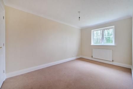 5 bedroom Detached house for sale in The Limes, Basingstoke, RG22