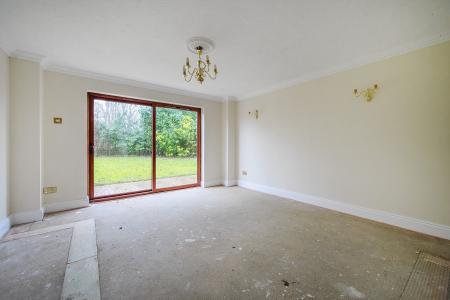 5 bedroom Detached house for sale in The Limes, Basingstoke, RG22